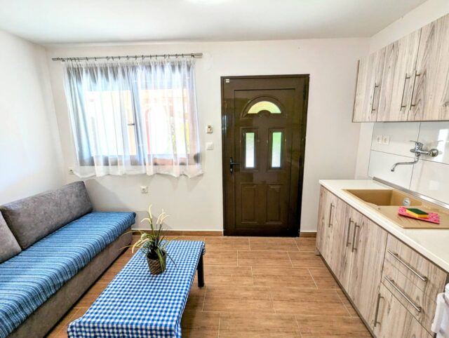 IMG-23172e1da1e2c23abc488d81f85eecae-V